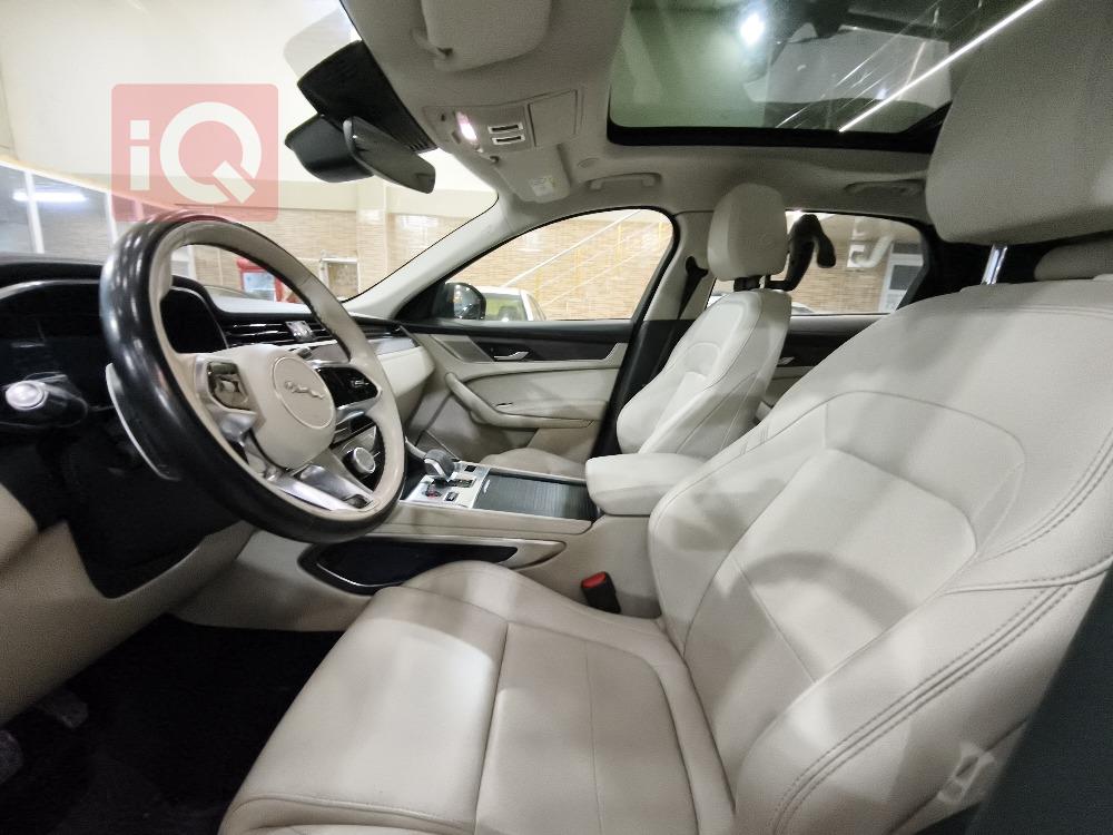 جاكوار إف-بيس